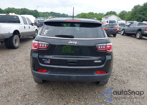 2017 Jeep New Compass Latitude 4X4 из США, поврежденный, VIN 3C4NJDBB5HT607017